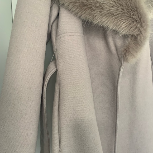 Ellabee International Structured Wool Coat. Faux Fur. Size Small. - Picture 6 of 9